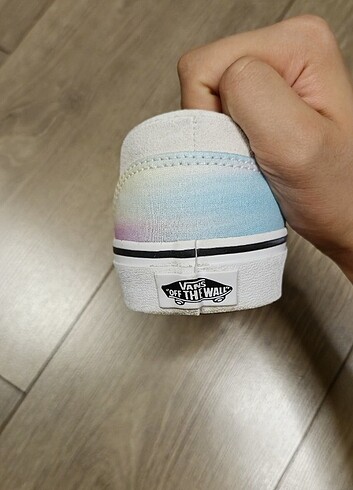Vans ORJİNAL VANS KADIN BAĞCIKSIZ AYAKKABI