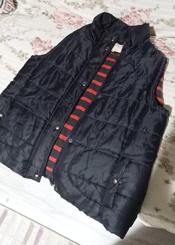 LC Waikiki Siyah Fermuarlı Yüksek Yakalı Kadın Yelek