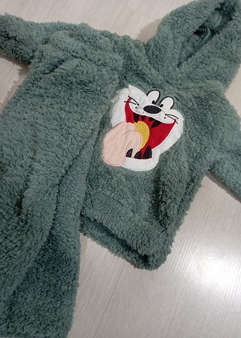 Kapüşonlu Erkek Çocuk Gri Nakışlı Bornoz - Görsel 2