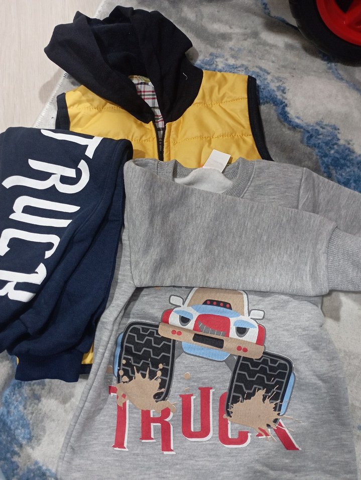 Sarı Kapüşonlu Erkek Çocuk Fermuarlı Yelek - Görsel 3