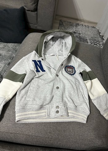 Düğmeli Kapüşonlu Gri Erkek Çocuk Ceketi 4-5 yaş - Görsel 4