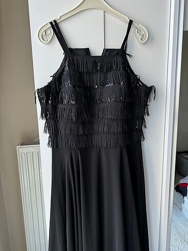 Zara Siyah püsküllü payetli uzun tül elbise