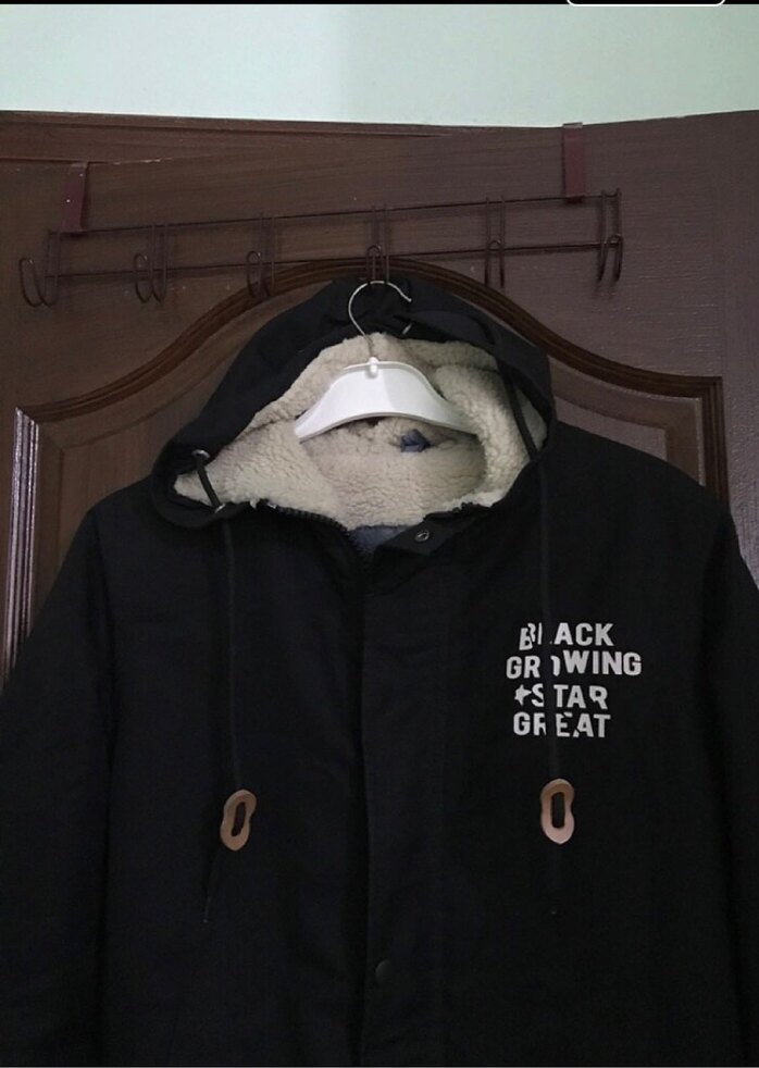 Siyah Kapüşonlu Düğmeli Erkek Mont - Görsel 2