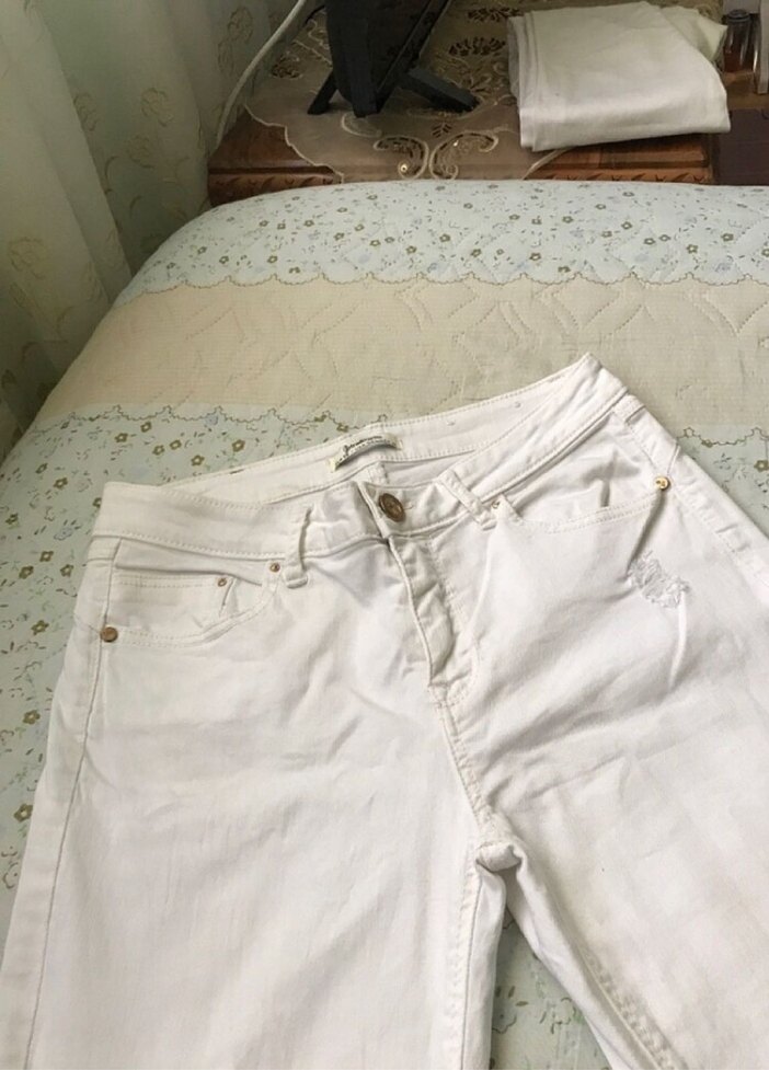 Stradivarius Beyaz Kadın Midi Kot Pantolon - Görsel 3