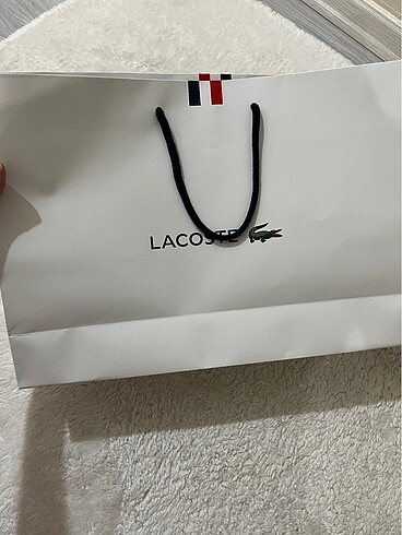  Beden lacoste karton çanta