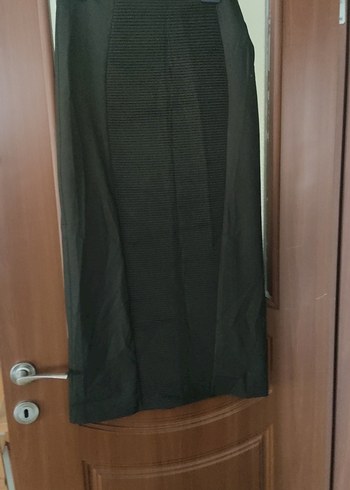 Siyah Piliseli Uzun Kadın Etek - Görsel 4