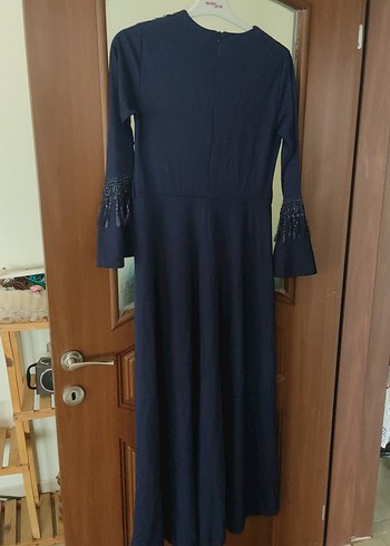 Düğmeli Lacivert Nakışlı Uzun Elbise - Görsel 9