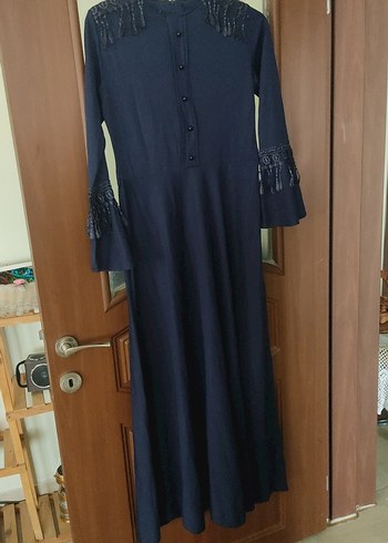 Düğmeli Lacivert Nakışlı Uzun Elbise - Görsel 2