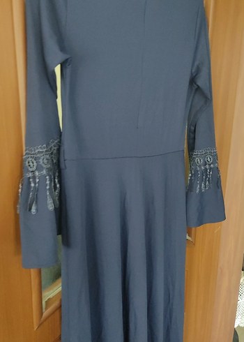 Düğmeli Lacivert Nakışlı Uzun Elbise - Görsel 11