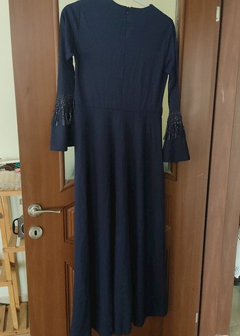 Düğmeli Lacivert Nakışlı Uzun Elbise - Görsel 10