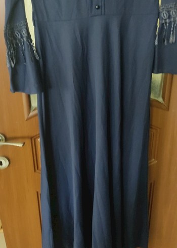 Düğmeli Lacivert Nakışlı Uzun Elbise - Görsel 6