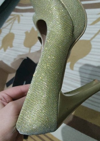 Altın Renkli Parlak Topuklu Kadın Abiye Ayakkabı - Görsel 18