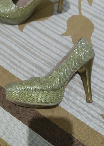 Altın Renkli Parlak Topuklu Kadın Abiye Ayakkabı - Görsel 6