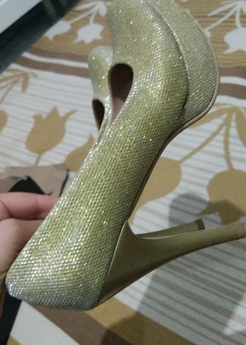 Altın Renkli Parlak Topuklu Kadın Abiye Ayakkabı - Görsel 15