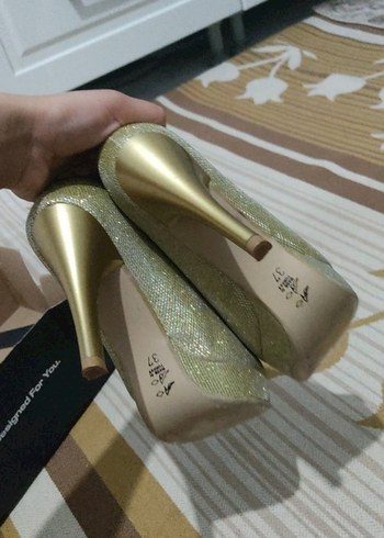 Altın Renkli Parlak Topuklu Kadın Abiye Ayakkabı - Görsel 7