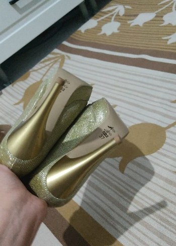 Altın Renkli Parlak Topuklu Kadın Abiye Ayakkabı - Görsel 8
