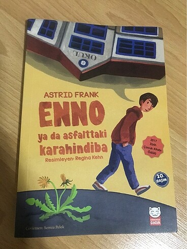 Enno yada Asfalttaki Karahindiba