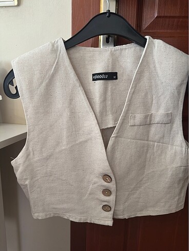 Zara Bej crop yelek