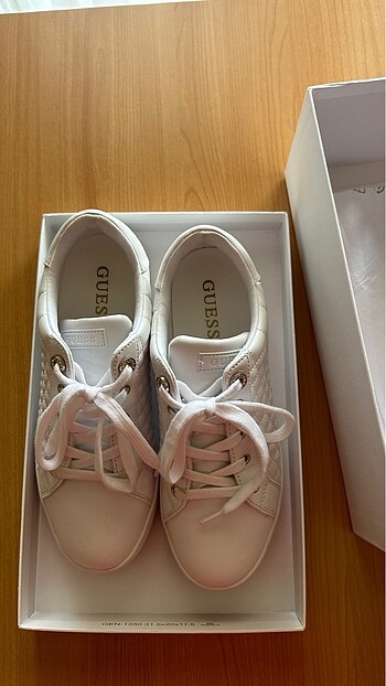 39 Beden Guess ayakkabı
