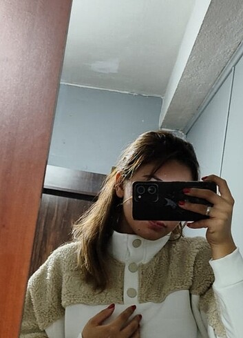 Diğer Peluş detaylı boğazlı sweatshirt