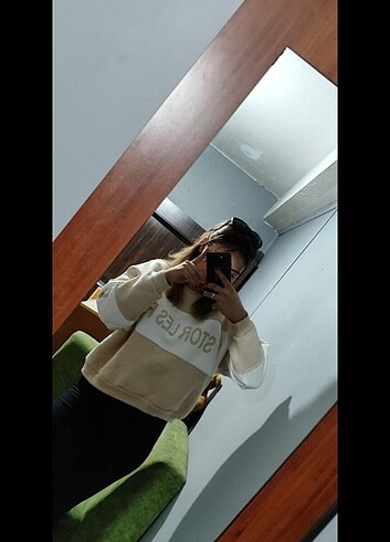 Sweatshirt