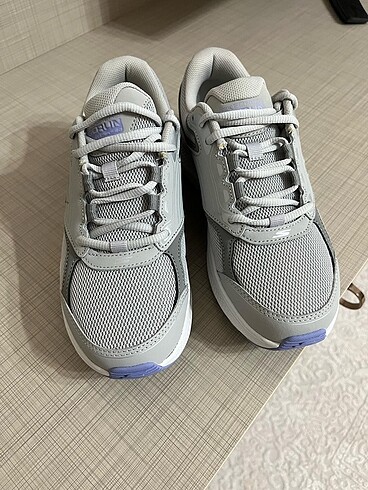 Skechers Tertemiz hiç giyilmemiş skechers