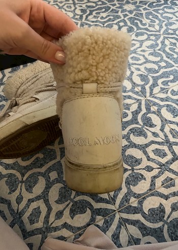 Beyaz Yünlü Tüylü Kadın moon bot - Görsel 3