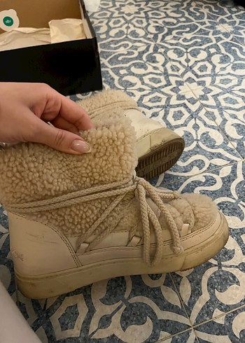 Beyaz Yünlü Tüylü Kadın moon bot - Görsel 4