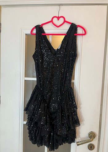 Siyah Parlak Mini V Yaka Fırfırlı özel gece elbisesi - Görsel 2