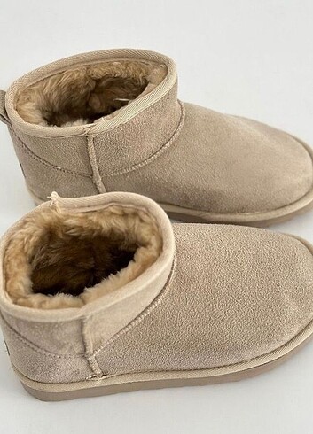 Ugg Ugg bot