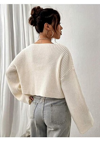 V Yaka Beyaz Örgü Salaş Kazak - Görsel 2