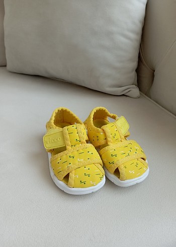 20 Beden Vicco Sarı Kız Çocuk Velcro Sandalet