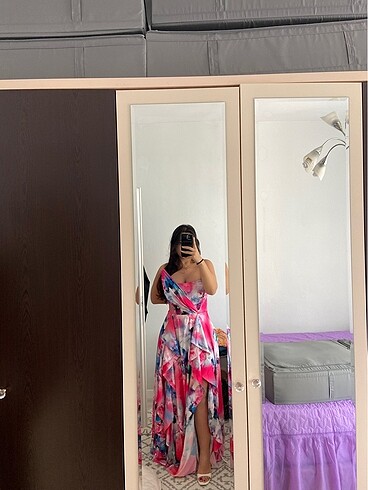 pembe straplez abiye