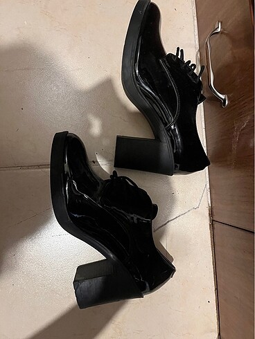 Butigo topuklu ayakkabı siyah rugan - Görsel 2