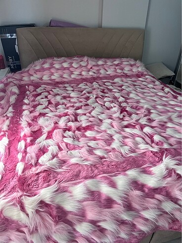 Yatak örtüsü ve kırlent kılıfı