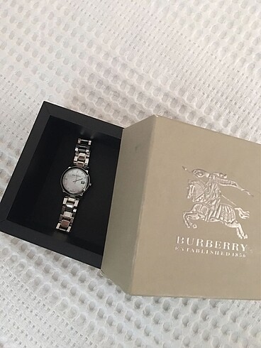 Burberry saat