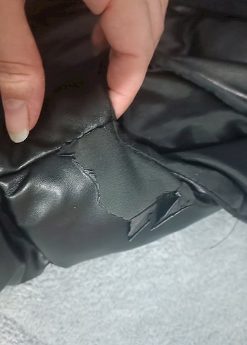 Deri Kapüşonlu Fermuarlı Siyah Kadın Yelek - Görsel 3