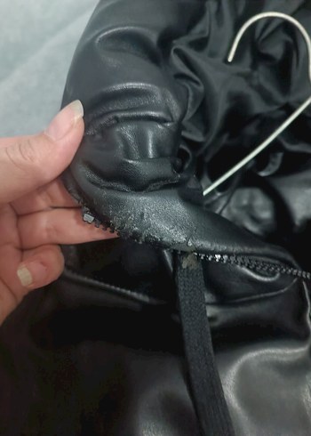 Deri Kapüşonlu Fermuarlı Siyah Kadın Yelek - Görsel 5