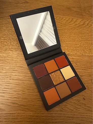 Huda Beauty Far Paleti