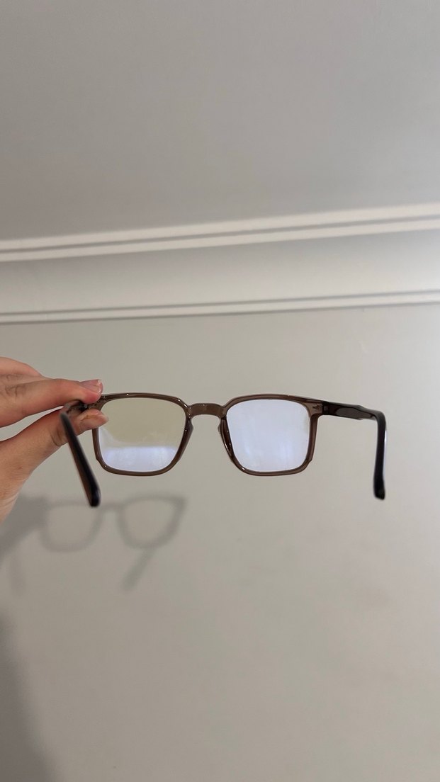 Şeffaf Kahverengi Minimalist Kadın Gözlüğü - Görsel 4