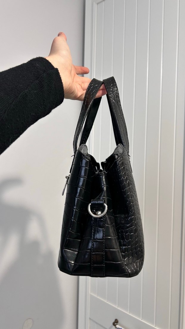 Siyah çanta - Görsel 3