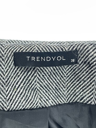 36 Beden çeşitli Renk Trendyol & Milla Kaban %70 İndirimli.