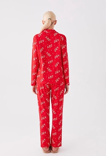 m Beden Kırmızı pijama takımı ??