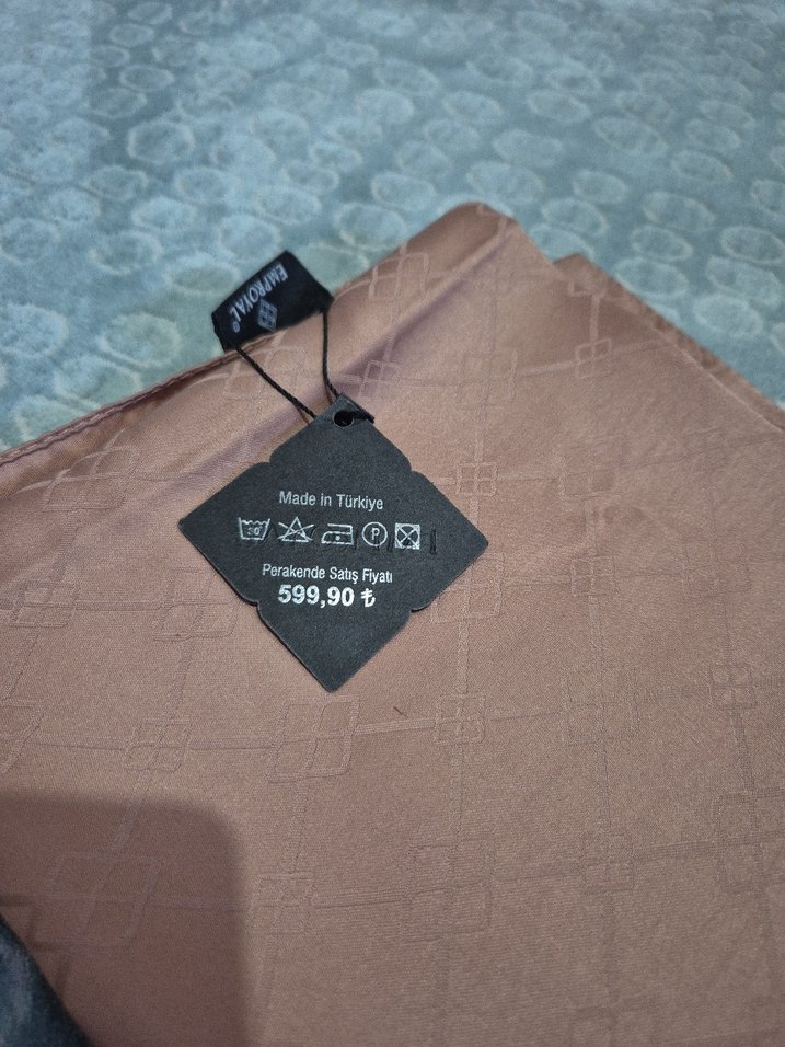 Bej Parlak Kadın Şal - Görsel 3