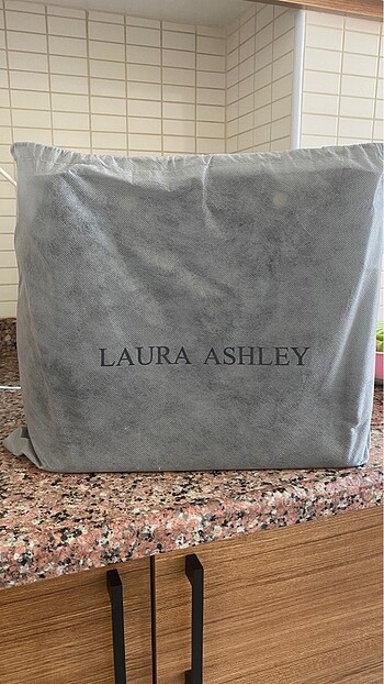 Laura ashley siyah kadın çanta