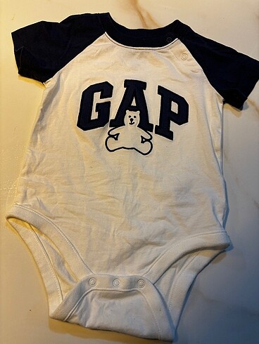 Gap GAP kısa kollu zıbın