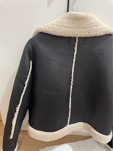 m Beden siyah Renk stradivarius kürklü ceket