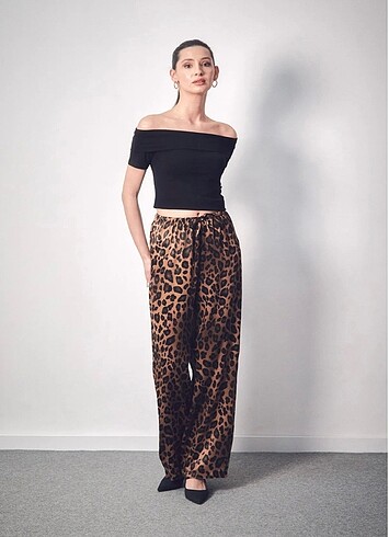 LEOPAR DESENLİ SATEN PANTOLON