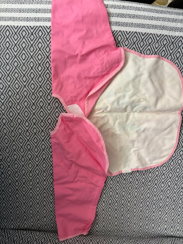 Renkli Baskılı Pembe Bebek Önlüğü - Görsel 3