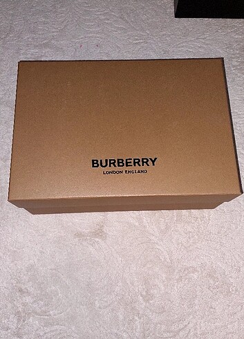 BURBERRY kutu